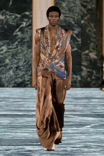 Look 70